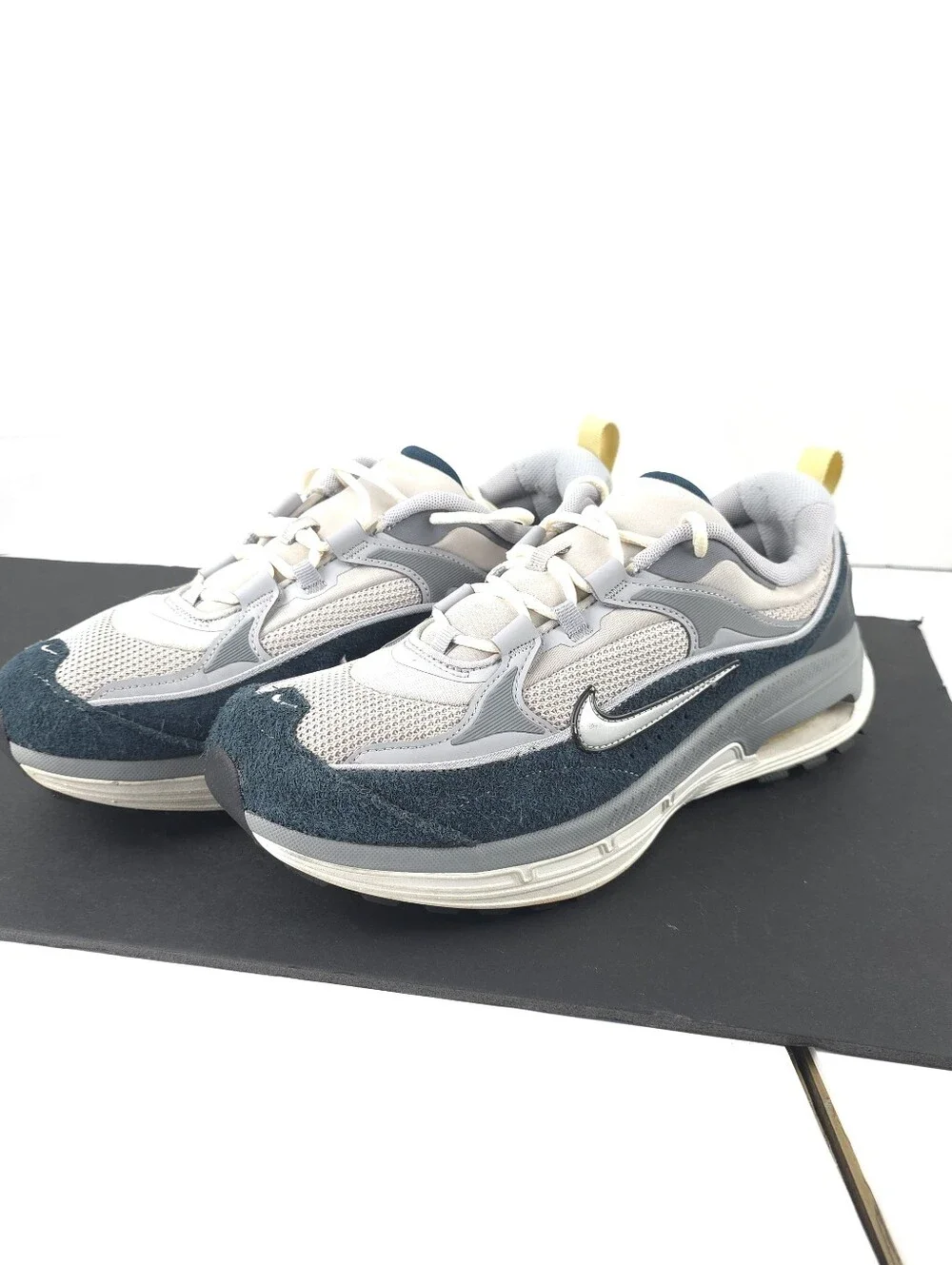 Nike Air Max Bliss Women’s Size 11.5 Gray Blue Sneakers DZ6754-001